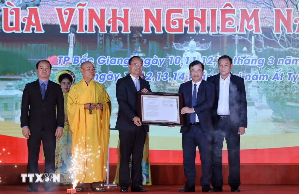 ttxvn-cong-bo-bo-tuong-tam-to-truc-lam-chua-vinh-nghiem-bac-giang-la-bao-vat-quoc-gia-1303-1.jpg