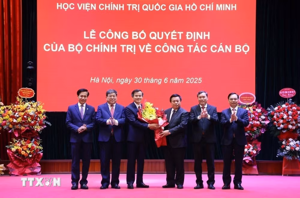 ttxvn-ong-doan-minh-huan-giu-chuc-pho-giam-doc-thuong-truc-hoc-vien-chinh-tri-quoc-gia-ho-chi-minh-3006-2.jpg