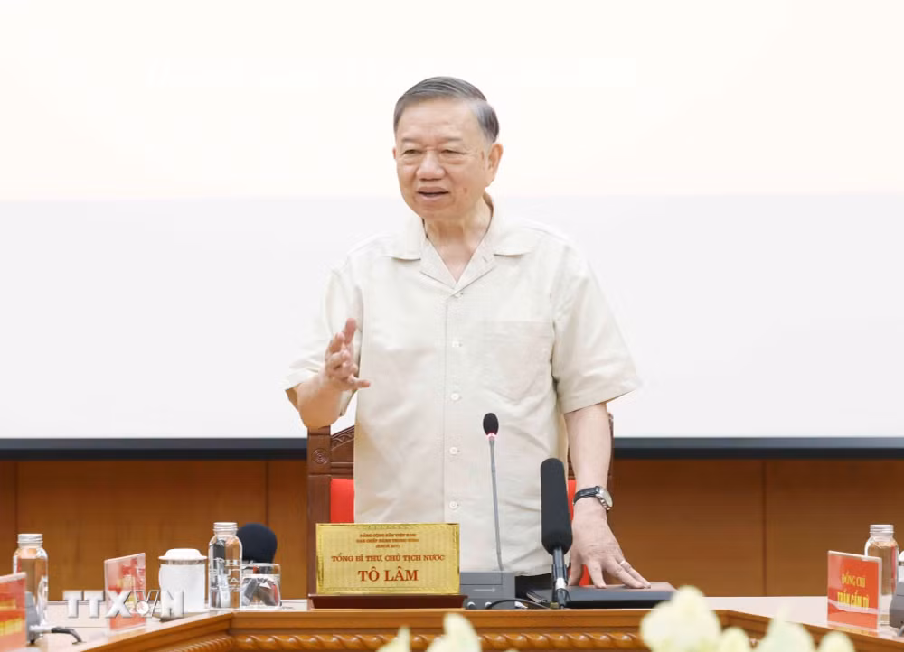ttxvn-tong-bi-thu-chu-tich-nuoc-du-phien-hop-thu-hai-ban-chi-dao-trung-uong-ve-phat-trien-van-hoa-viet-nam-1307-1.jpg