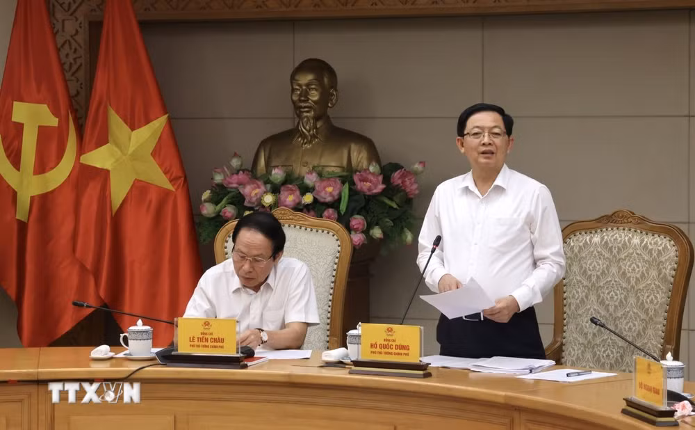 ttxvn-hai-pho-thu-tuong-chu-tri-hop-ve-du-thao-nghi-dinh-quy-dinh-xu-phat-vi-pham-hanh-chinh-trong-linh-vuc-thuy-san-25-3.jpg