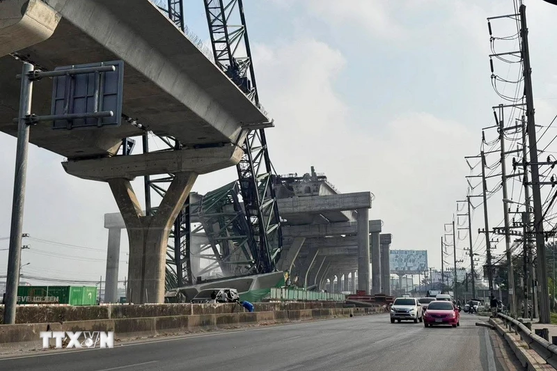 Crane collapse in Thailand: Request to cancel the contract with the construction contractor