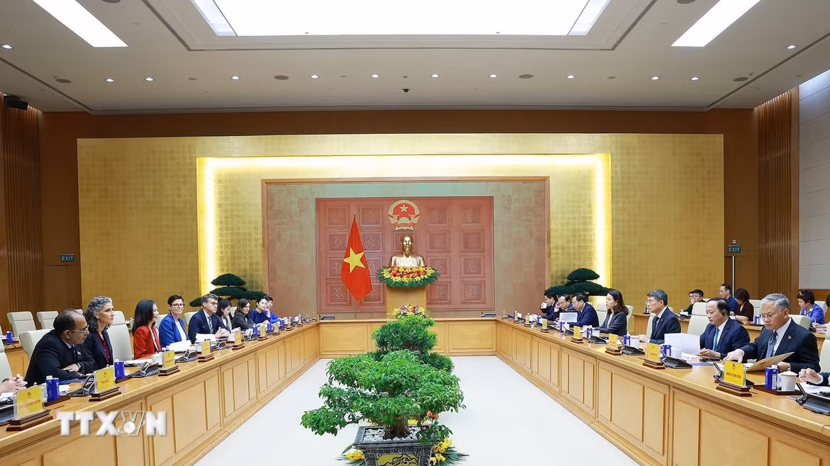Thủ tướng Lê Minh Hưng tiếp bà Pauline Tamesis, Điều phối viên Thường trú Liên hợp quốc tại Việt Nam và Trưởng đại diện các tổ chức Liên hợp quốc tại Việt Nam. (Ảnh: Dương Giang/TTXVN)
