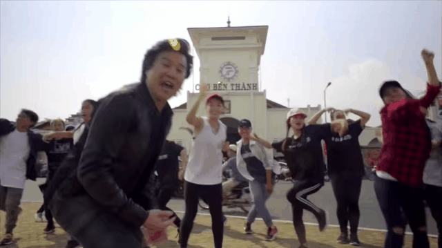 Thanh Bùi sánh vai cùng Cristiano Ronaldo, Jennifer Lopez trong MV mới ảnh 2