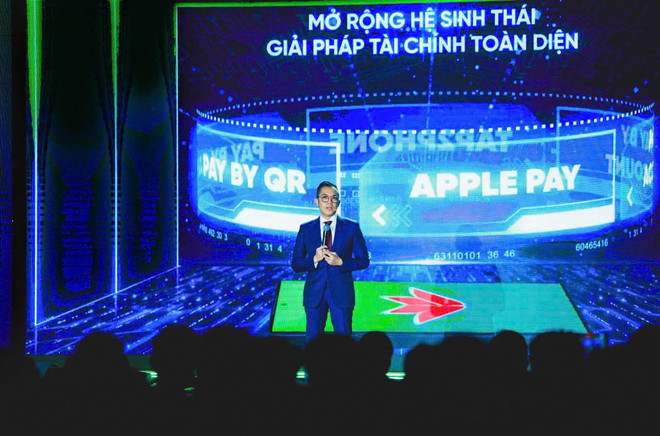 Mr. Phung Duy Khuong - អគ្គនាយករងអចិន្ត្រៃយ៍នៃ VPBank បានចែករំលែក ព្រឹត្តិការណ៍ របស់ពួកគេ។ (រូបថត៖ Vietnam+) z6651763010816-5add8e90559351061e95509b1c27e455.jpg