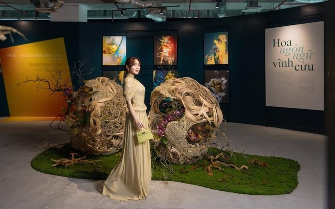 Pameran itu akan berlangsung dari sekarang hingga 19 Oktober 2025 di Riverfront Financial Centre, Ho Chi Minh City. (Foto: Vietnam+) 7.jpg