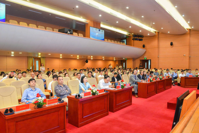 Các đại biểu tham dự tại tọa đàm. (Ảnh: Vietnam+) 27b9c582-f684-4167-b345-1ce98cba2cd6.jpg