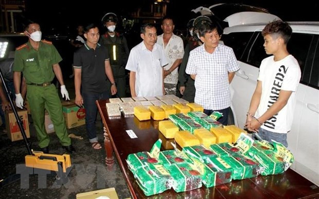 Cảnh sát biển Việt Nam kiên quyết xử lý vi phạm pháp luật trên biển ảnh 2