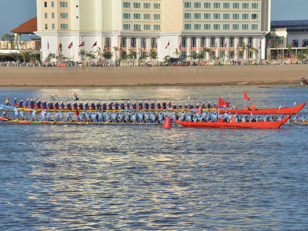 Campuchia nối lại Lễ hội đua thuyền trên sông Tonle Sap ảnh 2