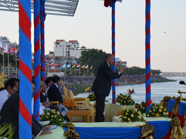 Campuchia nối lại Lễ hội đua thuyền trên sông Tonle Sap ảnh 1