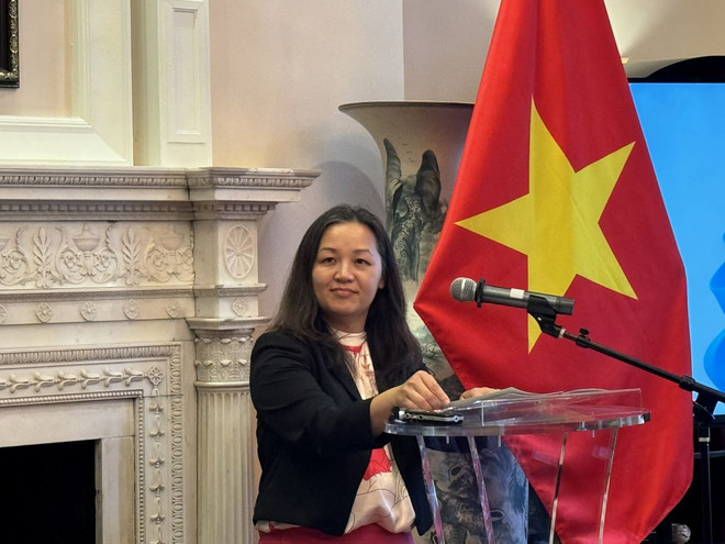 Phó Trợ lý Bộ trưởng Thương mại Mỹ Pamela Phan phát biểu tại sự kiện. (Ảnh: Kiều Trang/TTXVN) ttxvn_toa_dam_ket_noi_cac_doanh_nghiep_viet_nam_tham_du_select_usa_2024_3.jpg