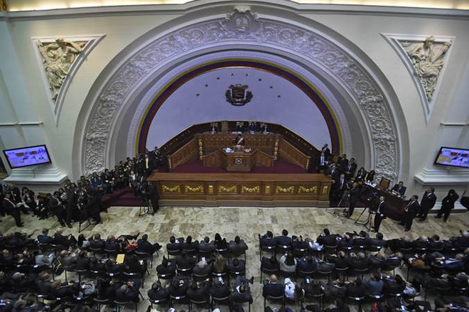 Phe ủng hộ Tổng thống Maduro tràn vào trụ sở Quốc hội Venezuela ảnh 1