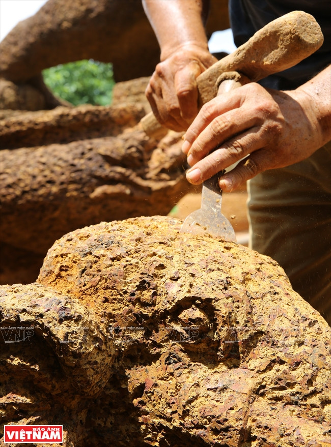 Chiêm ngưỡng những tuyệt tác nghệ thuật bằng đá ong xứ Đoài ảnh 6