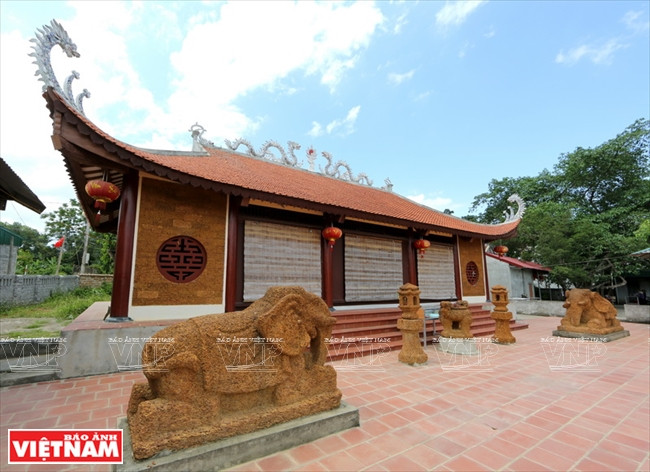 Chiêm ngưỡng những tuyệt tác nghệ thuật bằng đá ong xứ Đoài ảnh 18