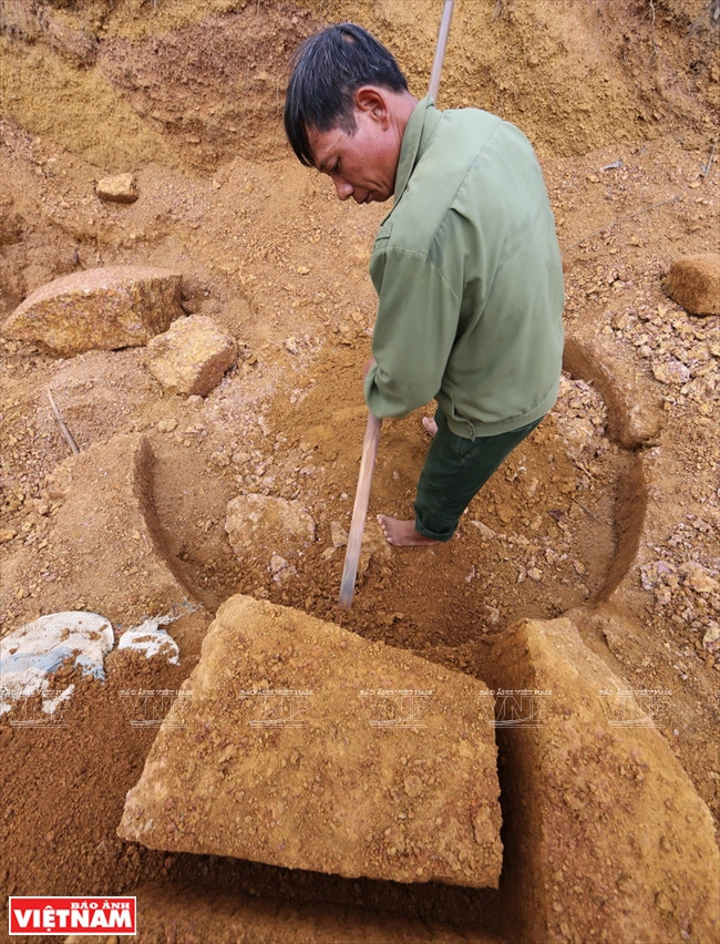 Chiêm ngưỡng những tuyệt tác nghệ thuật bằng đá ong xứ Đoài ảnh 3