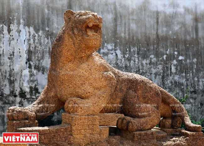 Chiêm ngưỡng những tuyệt tác nghệ thuật bằng đá ong xứ Đoài ảnh 14