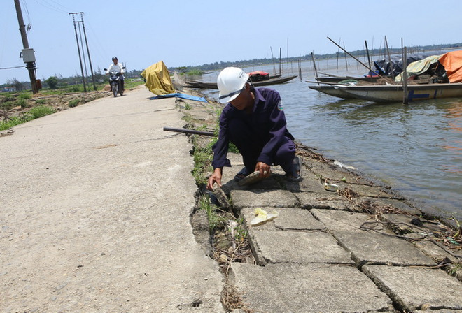 TT-Huế chi 1,5 tỷ đồng sửa chữa đập ngăn mặn Cửa Lác bị hư hỏng ảnh 1