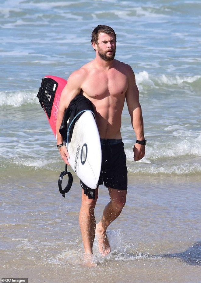 Nam tài tử Chris Hemsworth là một trong những người nổi tiếng áp dụng chế độ nhịn ăn gián đoạn 16:8. (Ảnh: GC Images) nhin an gian doan1.jpg
