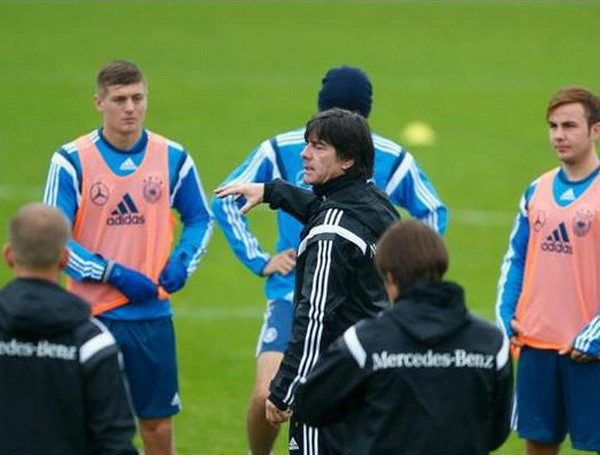 Lịch trực tiếp ngày 15/11: "Cơn mưa bàn thắng" trên đất Đức? ảnh 1