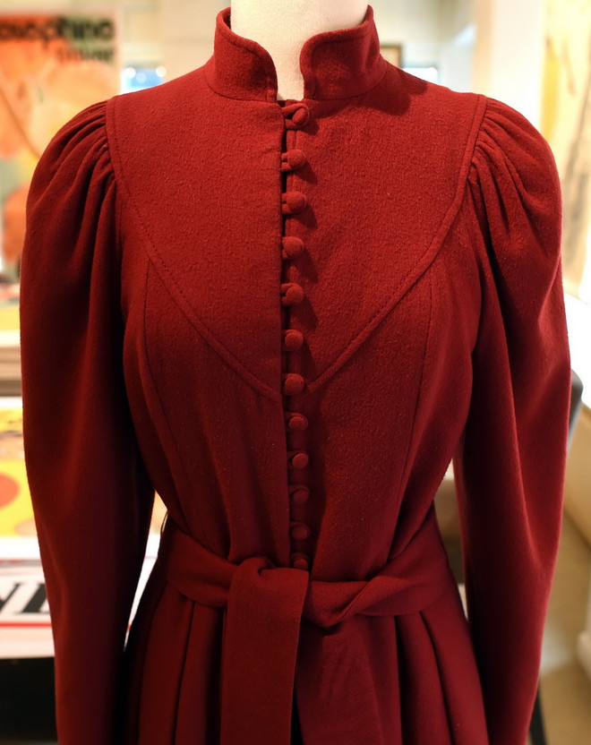 Sắp đấu giá bộ sưu tập trang phục của Công nương Diana ảnh 2