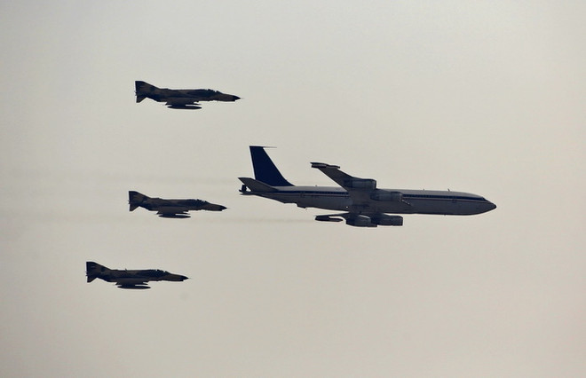 Iran thử bom thông minh trong cuộc tập trận không quân ảnh 1