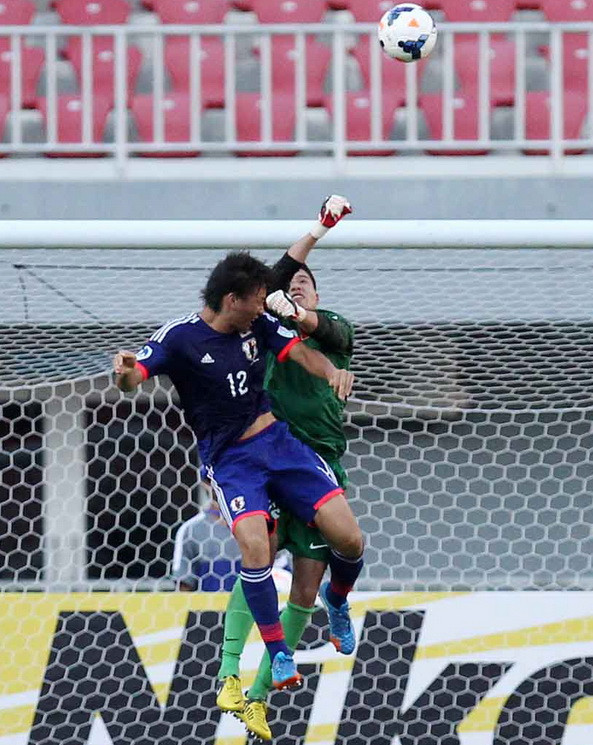 [Photo] U19 Việt Nam thi đấu quật cường trước Nhật Bản ảnh 4