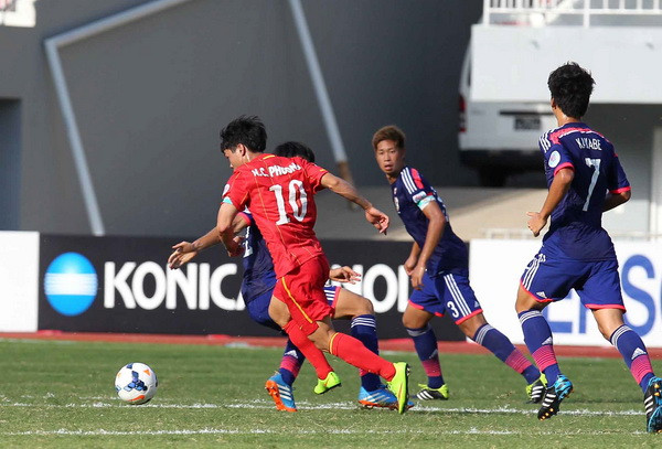 [Photo] U19 Việt Nam thi đấu quật cường trước Nhật Bản ảnh 3