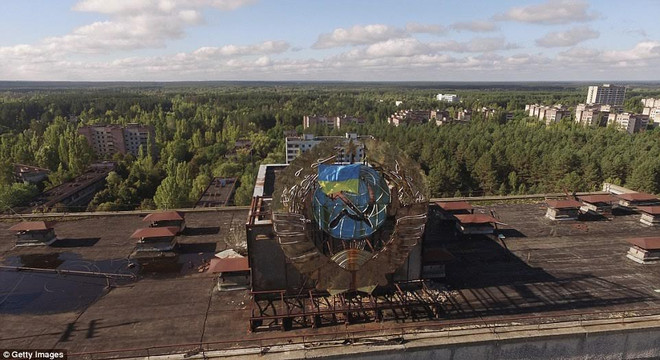Thành phố trở thành phế tích 30 năm sau thảm họa Chernobyl ảnh 5