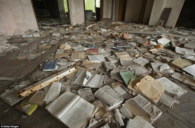 Thành phố trở thành phế tích 30 năm sau thảm họa Chernobyl ảnh 13