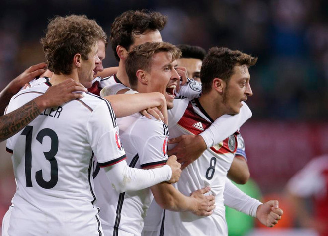 Thêm 4 đội tuyển giành vé tham dự vòng chung kết EURO 2016 ảnh 1