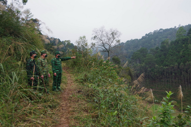 Lực lượng Bộ đội biên phòng tỉnh Lạng Sơn tuần tra, kiểm soát biên giới. (Ảnh: Quang Duy/TTXVN) tuan tra bien gioi.jpg
