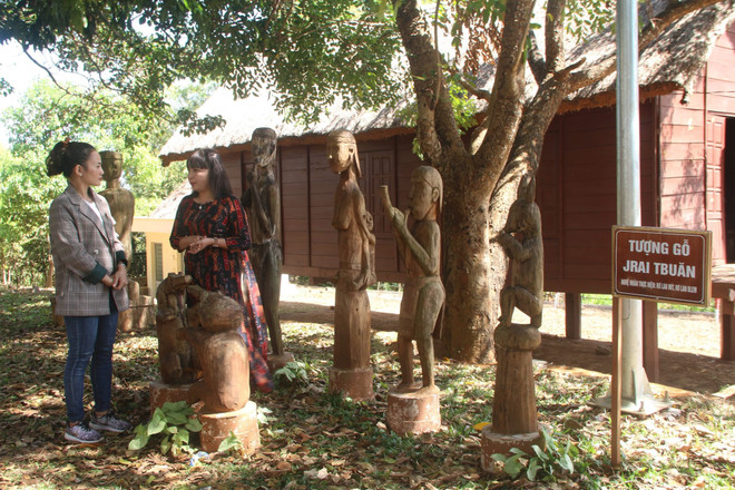 Tượng gỗ dân gian - nghệ thuật tâm linh độc đáo của người Tây Nguyên ảnh 3