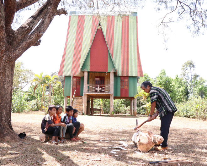 Tượng gỗ dân gian - nghệ thuật tâm linh độc đáo của người Tây Nguyên ảnh 2