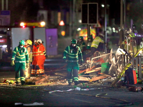 Bắt giữ những nghi can đầu tiên trong vụ nổ lớn tại Anh ảnh 1