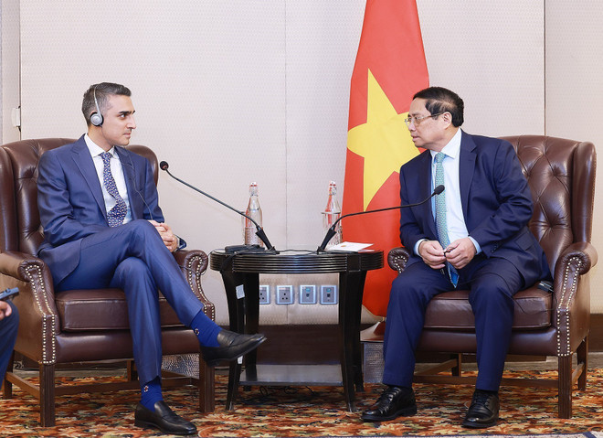 Thủ tướng Phạm Minh Chính tiếp ông Shikhar Malhotra, Giám đốc Công ty Công nghệ toàn cầu HCL Corporation. (Ảnh: Dương Giang/TTXVN) ttxvn_thu_tuong_pham_minh_chinh_tiep_mot_so_tap_doan_hang_dau_an_do_12.jpg