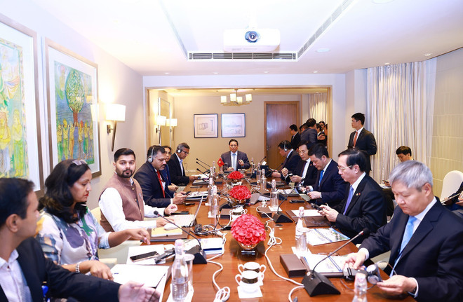 Thủ tướng Phạm Minh Chính tiếp lãnh đạo Tập đoàn Phát triển hành lang công nghiệp (NICDC) và Cơ quan Xúc tiến và Tạo thuận lợi Đầu tư Quốc gia Invest India. (Ảnh: Dương Giang/TTXVN) ttxvn_thu_tuong_pham_minh_chinh_tiep_mot_so_tap_doan_hang_dau_an_do_11.jpg
