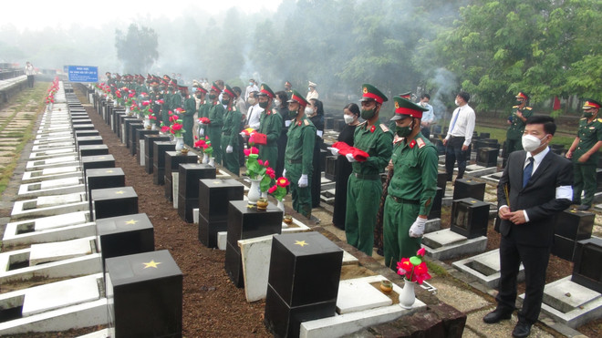 Bình Phước tổ chức truy điệu và an táng 43 hài cốt liệt sỹ ảnh 2