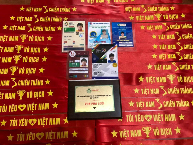 Cổ động viên đổ về nhà ‘tiền vệ thép’ cổ vũ đội tuyển nữ Việt Nam ảnh 2