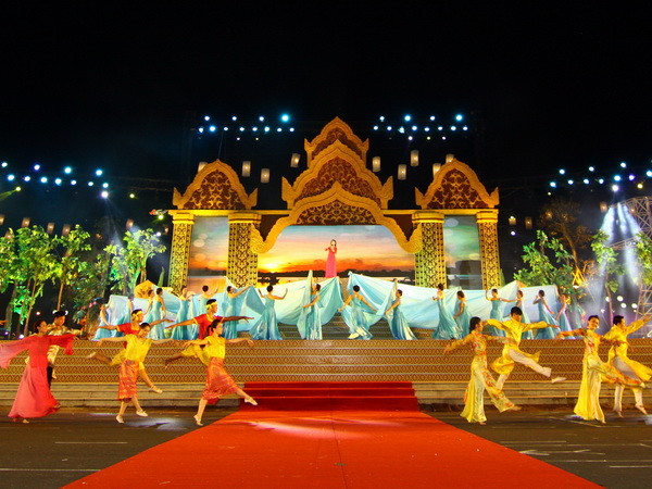 Bế mạc Ngày hội Văn hóa, Thể thao, Du lịch Khmer đồng bào Nam Bộ ảnh 1