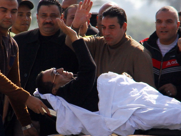 Ai Cập: Biểu tình lớn phản đối xóa tội giết người cho ông Mubarak ảnh 1