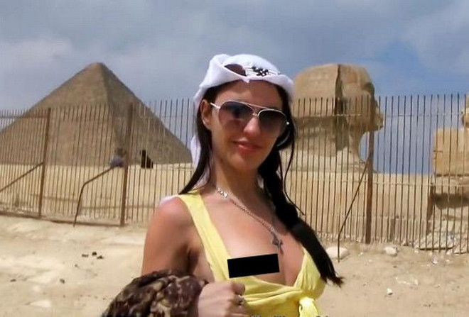 Chính quyền Ai Cập nổi giận vì vụ quay phim khiêu dâm ở kim tự tháp ảnh 1