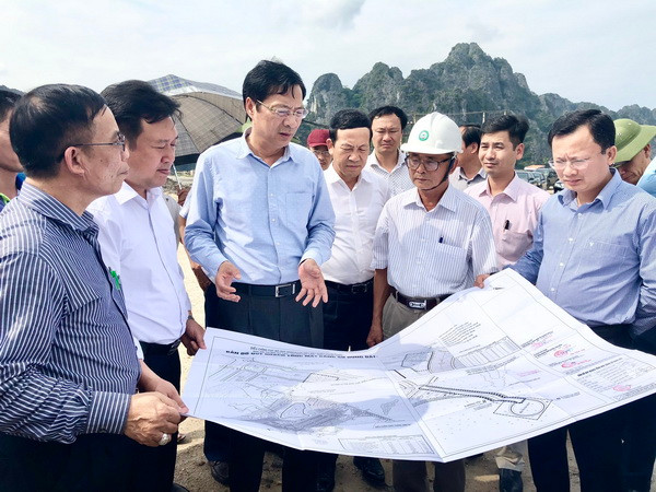 Quảng Ninh: Tạm dừng mọi hoạt động giao dịch về đất đai tại Vân Đồn ảnh 1