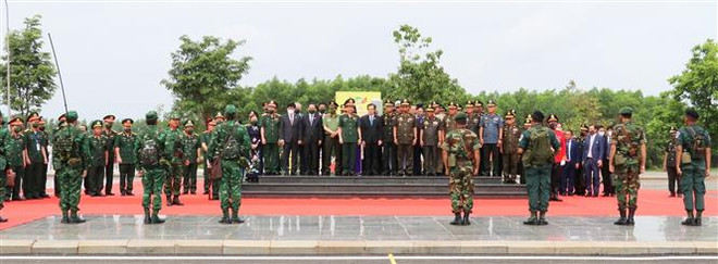 Giao lưu quốc phòng biên giới Việt Nam-Campuchia lần thứ nhất ảnh 1