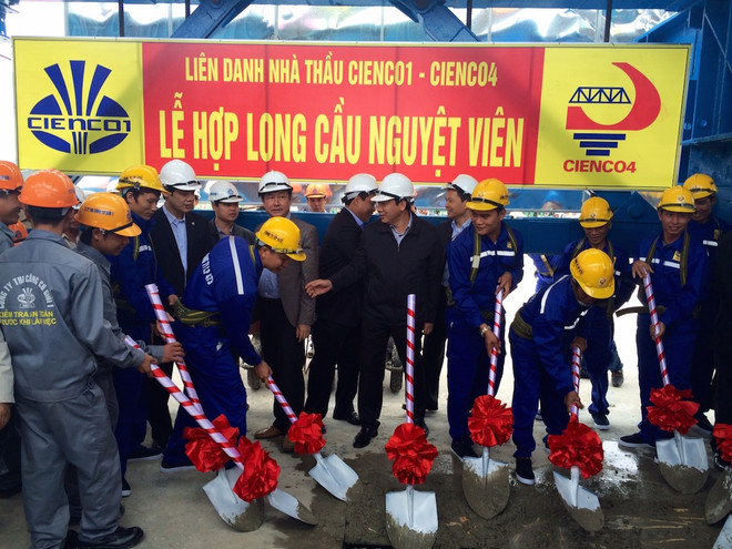 Thanh Hóa: Chính thức hợp long cầu Nguyệt Viên bắc qua sông Mã ảnh 1