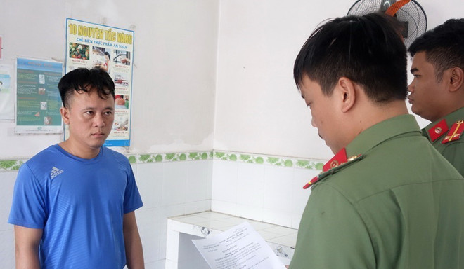 Khởi tố, tạm giam đối tượng tổ chức cho người khác xuất cảnh trái phép ảnh 1