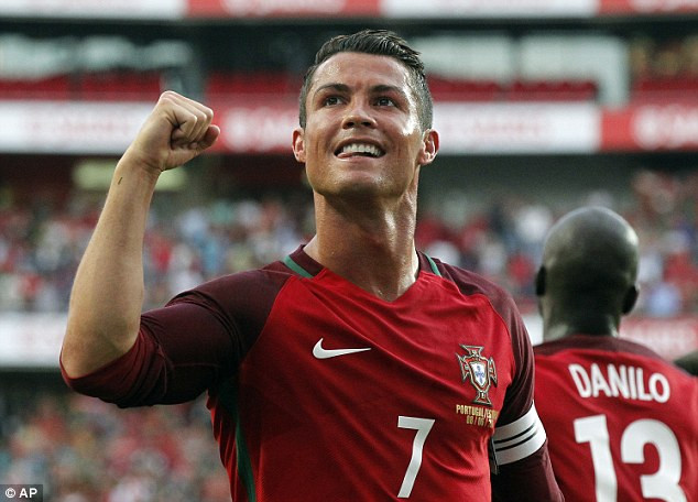 Ronaldo lập cú đúp, Bồ Đào Nha giành chiến thắng hủy diệt 7-0 ảnh 1