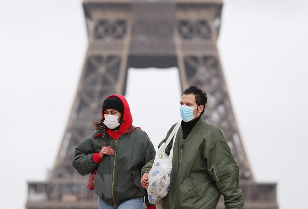 Cảnh sát Pháp phạt hơn 100 người vi phạm quy định phòng dịch ảnh 1