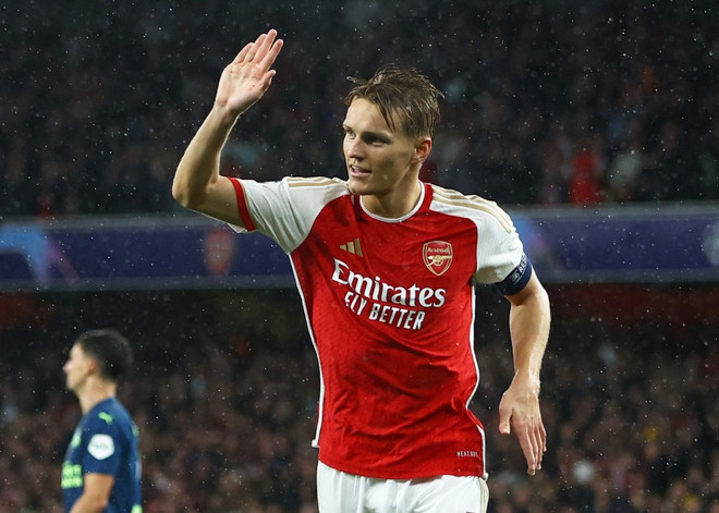 Arsenal thắng tưng bừng trong ngày trở lại Champions League ảnh 2