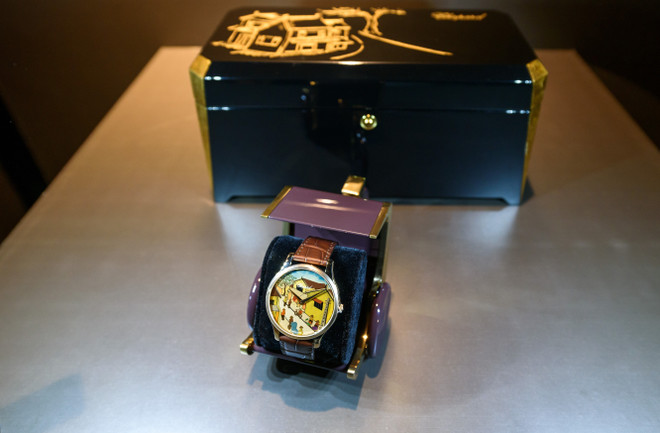 Cảnh vật truyền thống Hà Nội xuất hiện trên đồng hồ xa xỉ của Thụy Sỹ ảnh 3