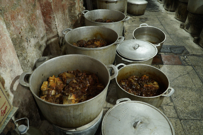 Quán cá kho phố cổ bán gần 300kg một ngày: Chủ quán 'bật mí' bí quyết ảnh 2