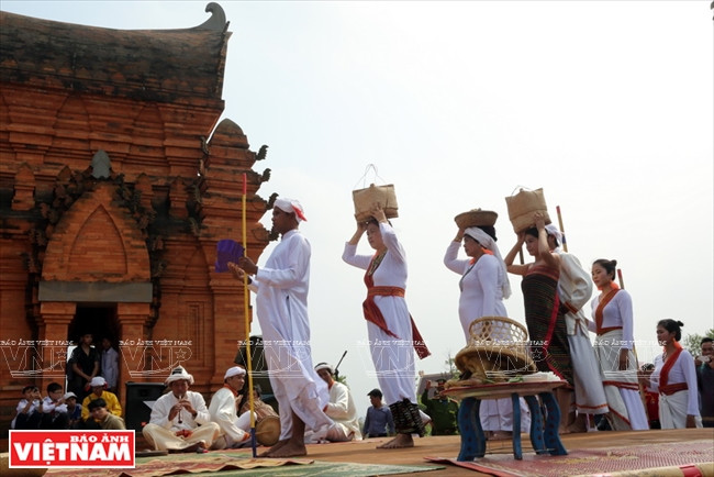 Tái hiện Lễ hội múa đặc sắc Rija Praung của người Chăm ảnh 4